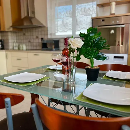 Ocean View Apartment *